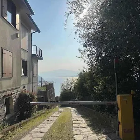 Apartament Sopra Il 113 *